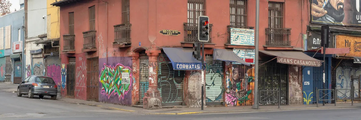 Tragedia en Recoleta: un furgón escolar choca tras persecución de delincuentes y reabre el debate sobre la seguridad vial y comunitaria