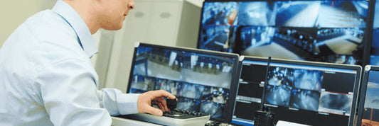 ¿Qué diferencias hay entre un guardia de seguridad y un operador de sistemas de vigilancia?