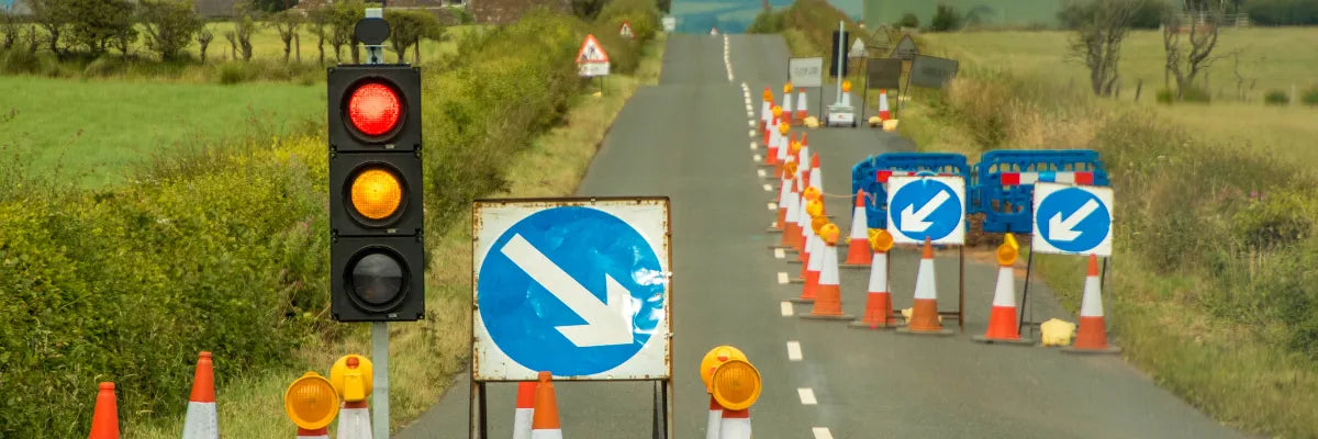Guardias de seguridad en obras viales y carreteras: protección en zonas de tránsito