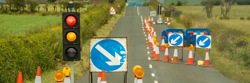 Guardias de seguridad en obras viales y carreteras: protección en zonas de tránsito