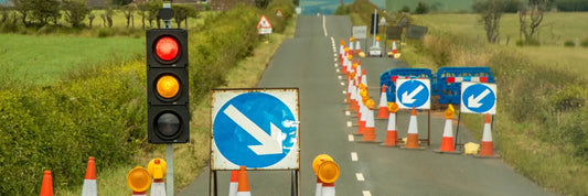 Guardias de seguridad en obras viales y carreteras: protección en zonas de tránsito