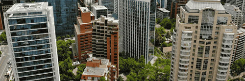7 diferencias de un conserje con un guardia de edificio en Las Condes